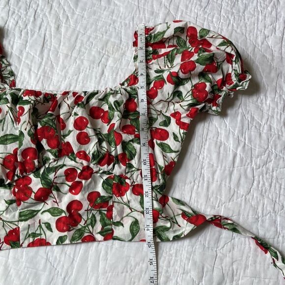 Cider Cherry Cropped Bubble Sleeve Top size Small - Picture 11 of 11